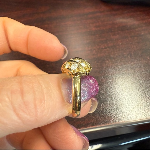 Avon “Hollywood Style” Goldtone Dome Ring with Crystal Accents size 9 NIB - Picture 4 of 7